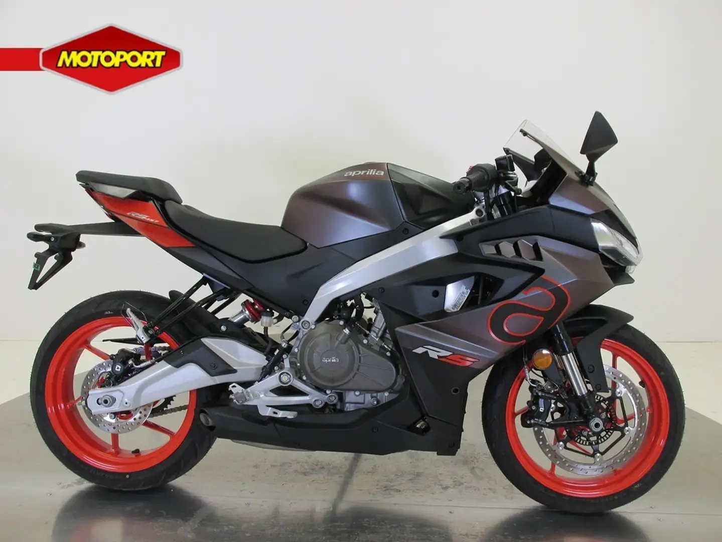 Aprilia RS 457 Zwart - 1