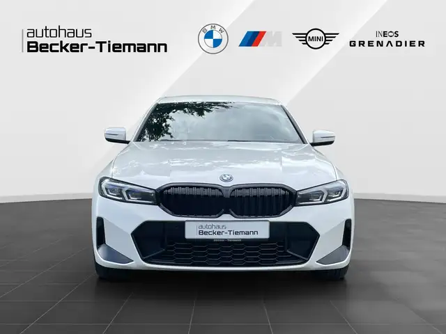 BMW 3 Series view 2