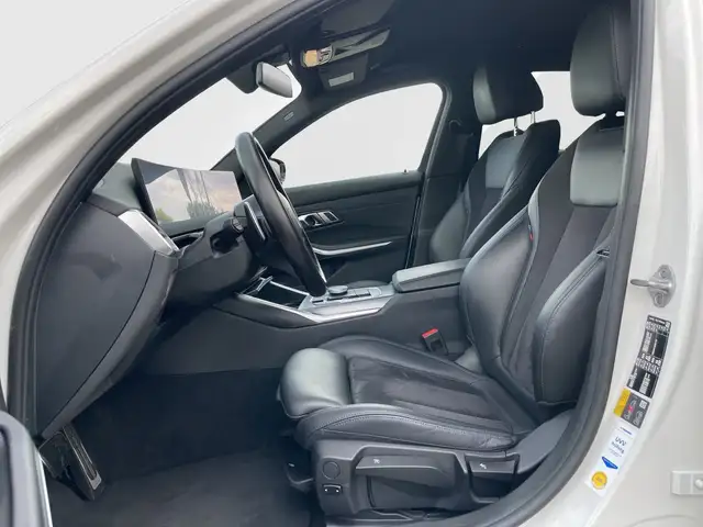 BMW 3 Series view 13