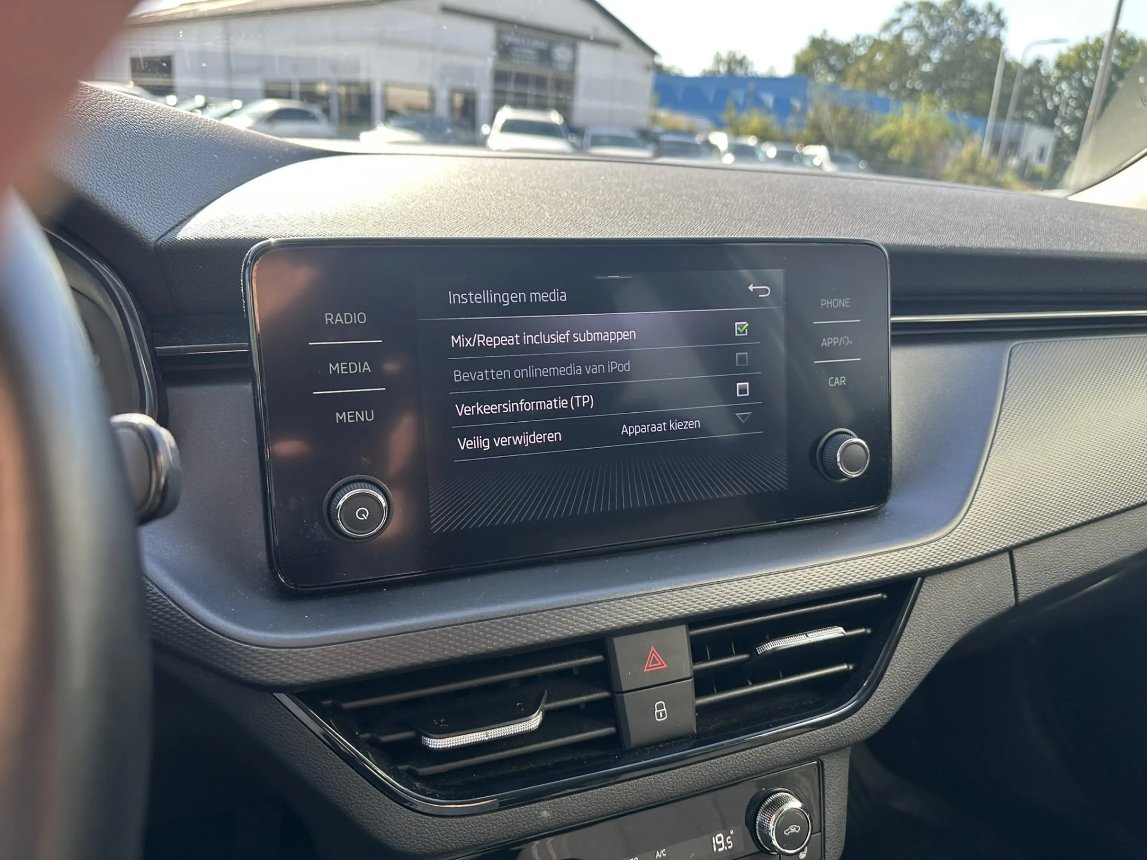 Skoda Kamiq 1.5 TSI ACT Business Edition | Trekhaak | Adapt. C — photo 38