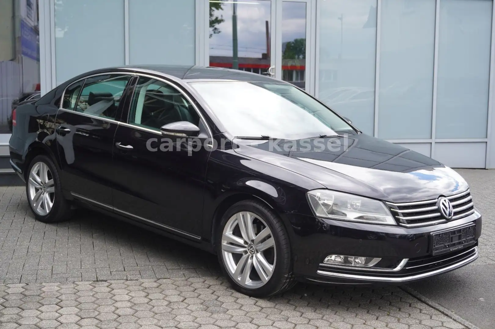 Volkswagen Passat Highline Limousine/6-Gang/Navi/Tempomat Zwart - 1