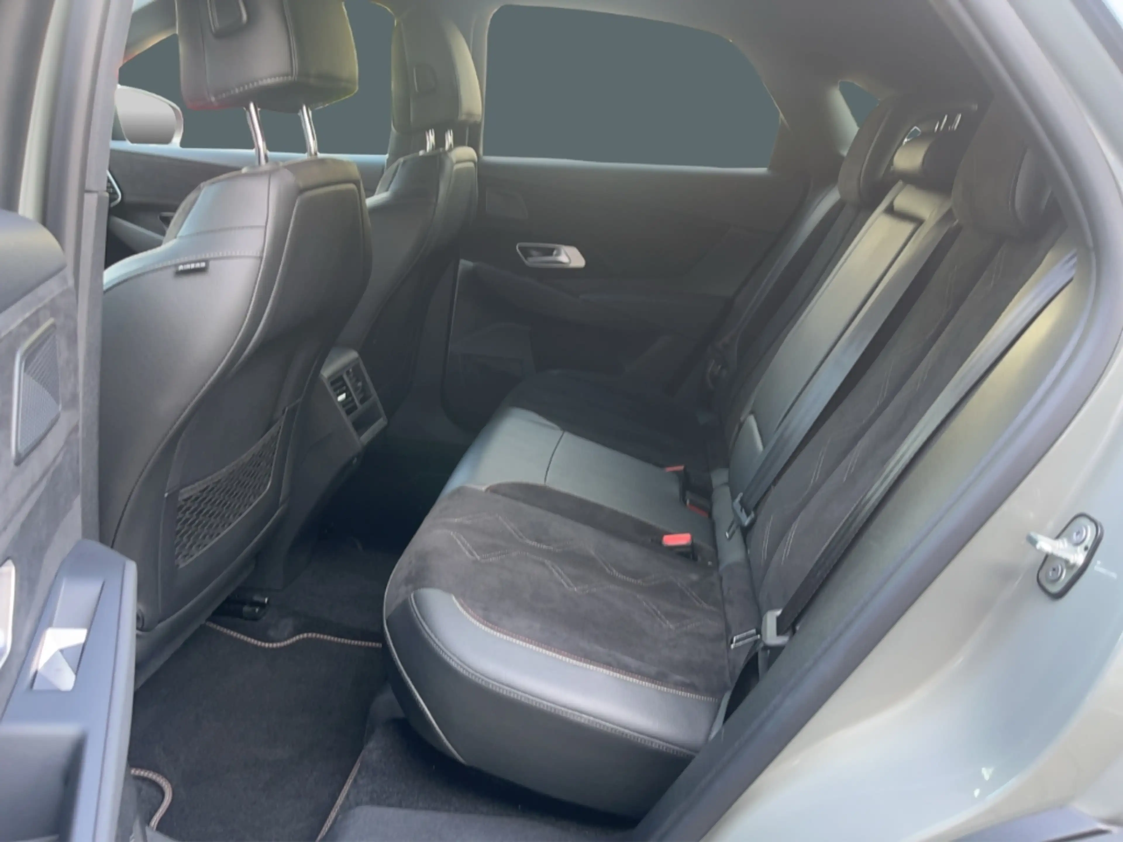 DS Automobiles DS 7 Crossback Voll-LED ACC 360 Kamera Memory Sitze — photo 11