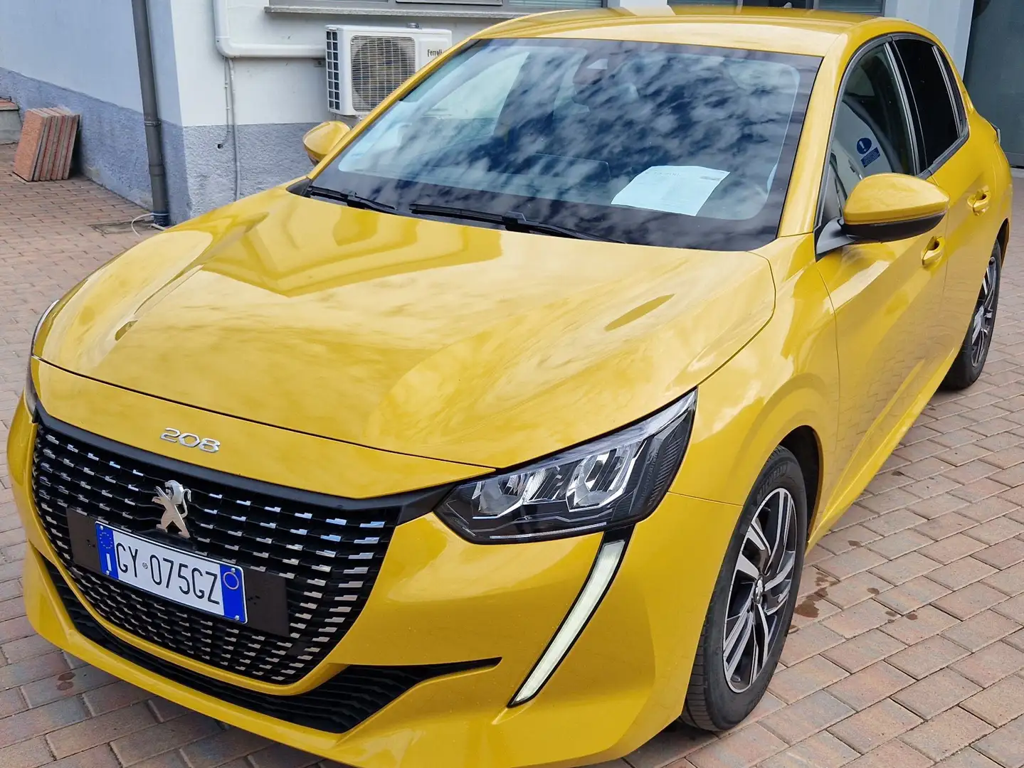 Peugeot 208 1.2 puretech Allure **OK NEOPATENTATI** Giallo - 1