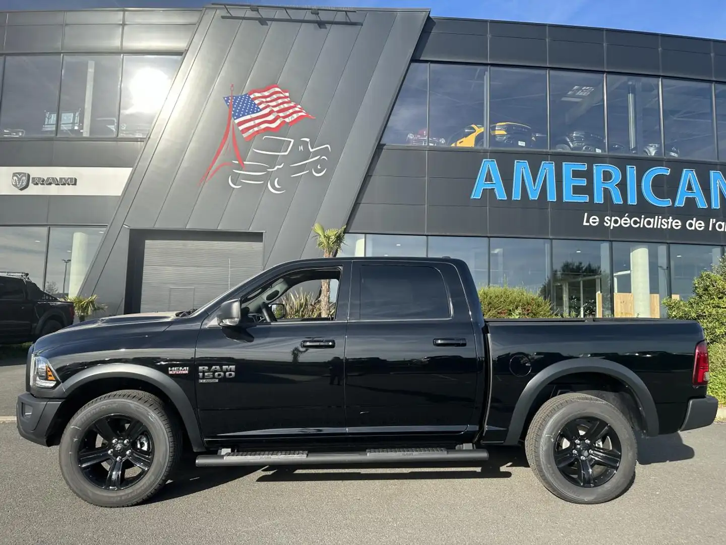 Dodge RAM 1500 Crew Cab SLT WARLOCK Noir - 2