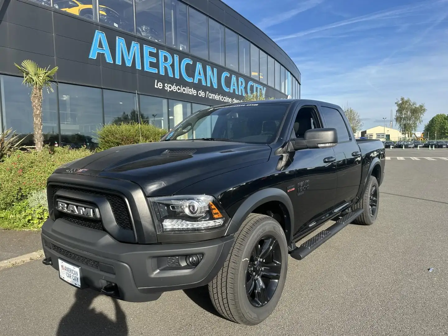 Dodge RAM 1500 Crew Cab SLT WARLOCK Noir - 1