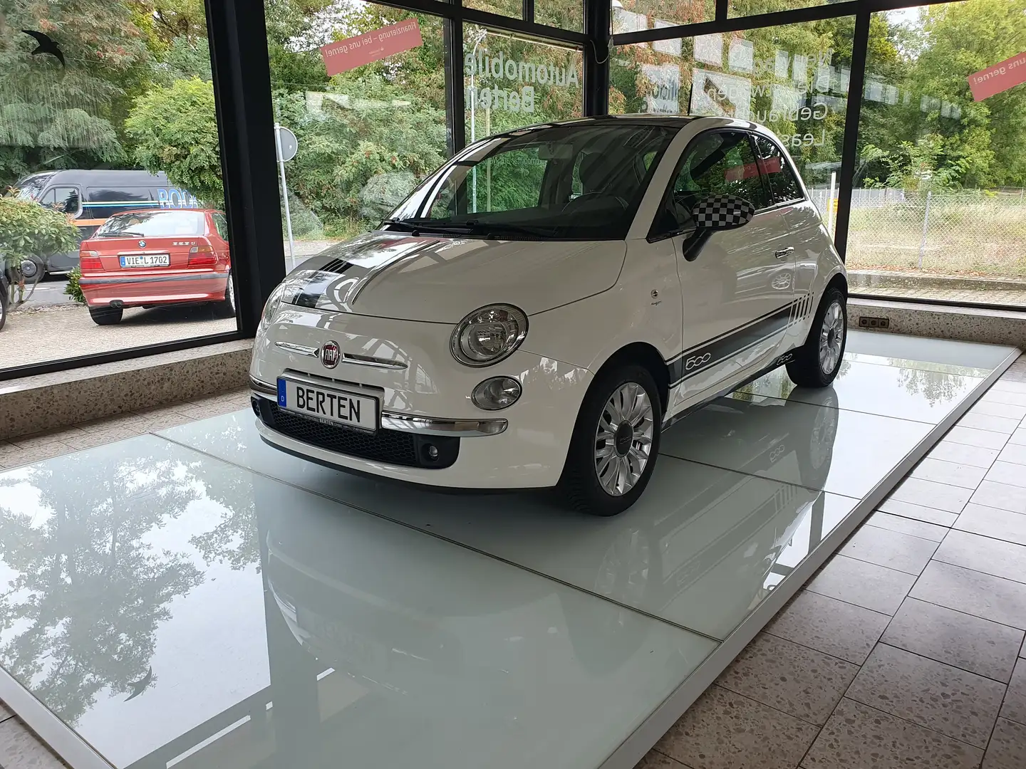 Fiat 500 Lounge, LM-Felgen, PDC, Klima, Zierstreifen, ect. Blanc - 1