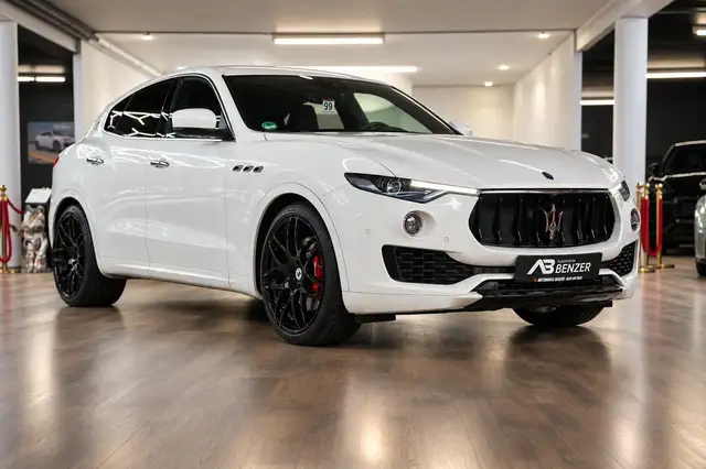 Maserati Levante S/CARBON/HARMAN KARDON/KAMERA/BRD