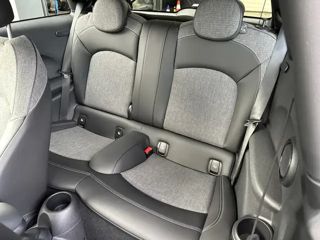 Mini Cooper Cooper view 9