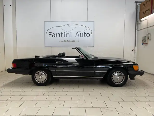 Mercedes-Benz SL view 2