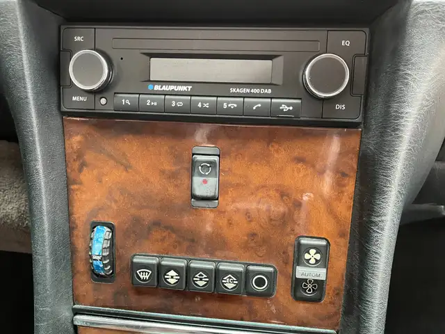 Mercedes-Benz SL view 11