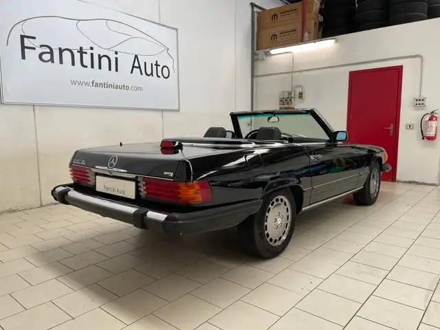 Mercedes-Benz SL view 3