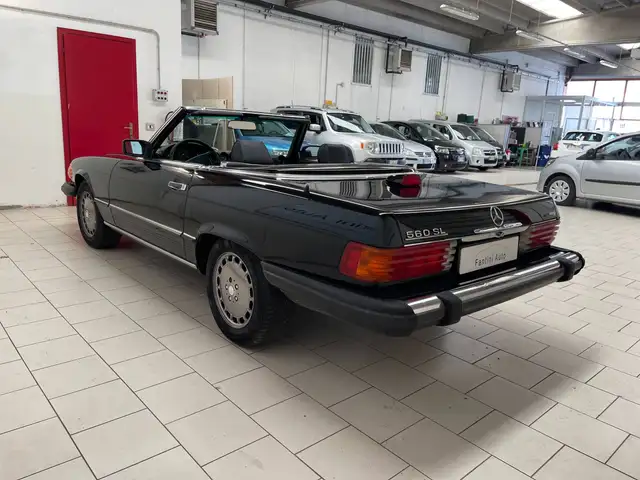 Mercedes-Benz SL view 5