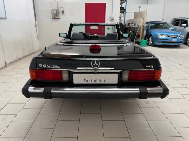 Mercedes-Benz SL view 4