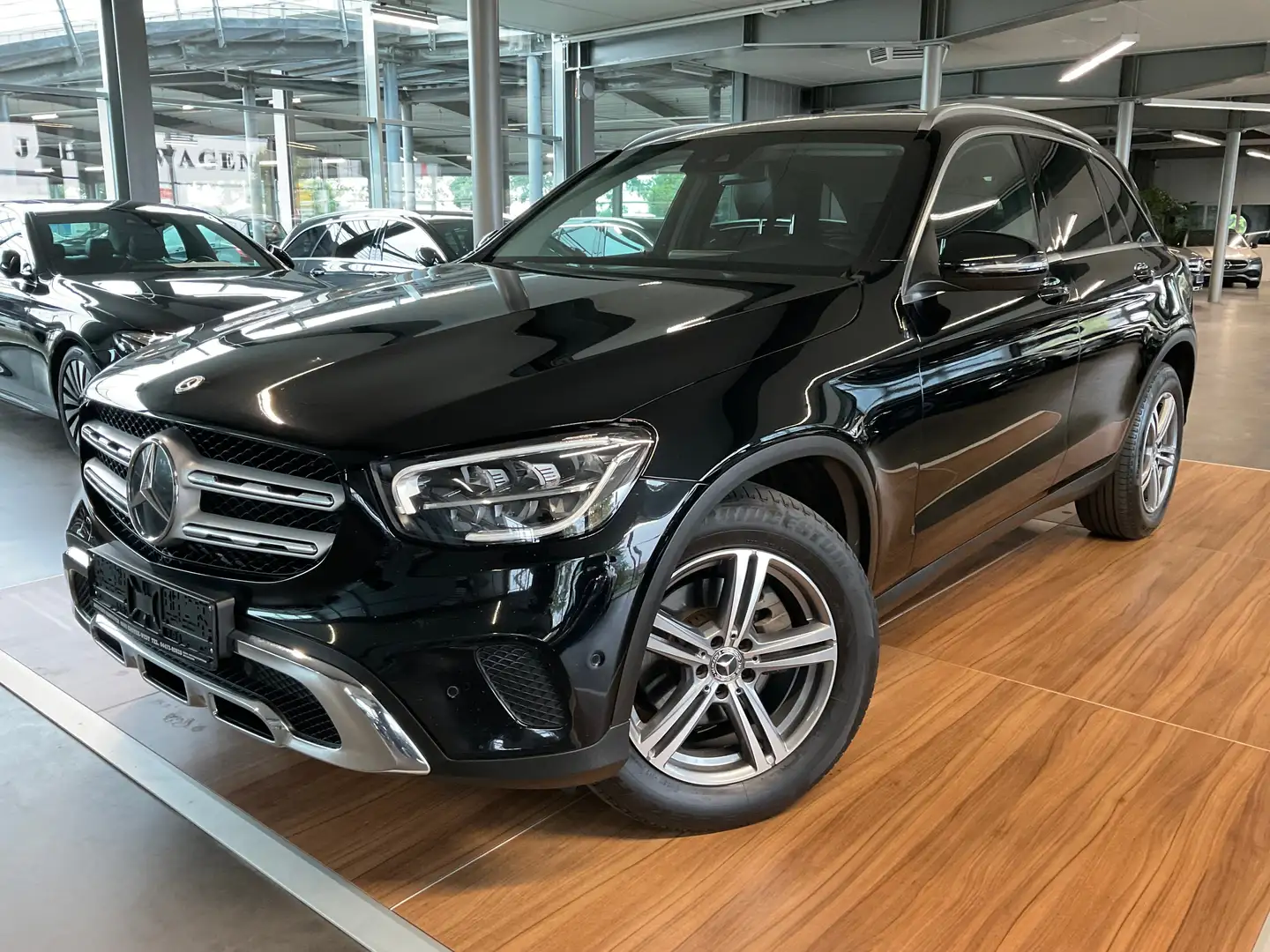 Mercedes-Benz GLC 220 GLC 220d 4Matic AHK/SPUR/LED/STANDHZG Schwarz - 1