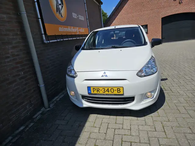 Mitsubishi Space Star view 2