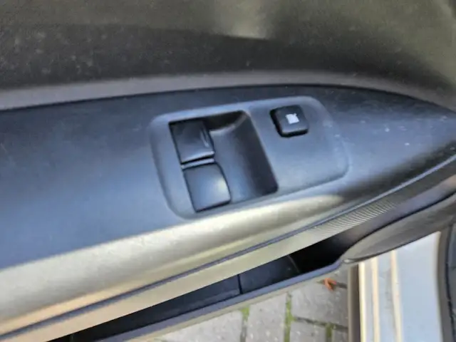 Mitsubishi Space Star view 5
