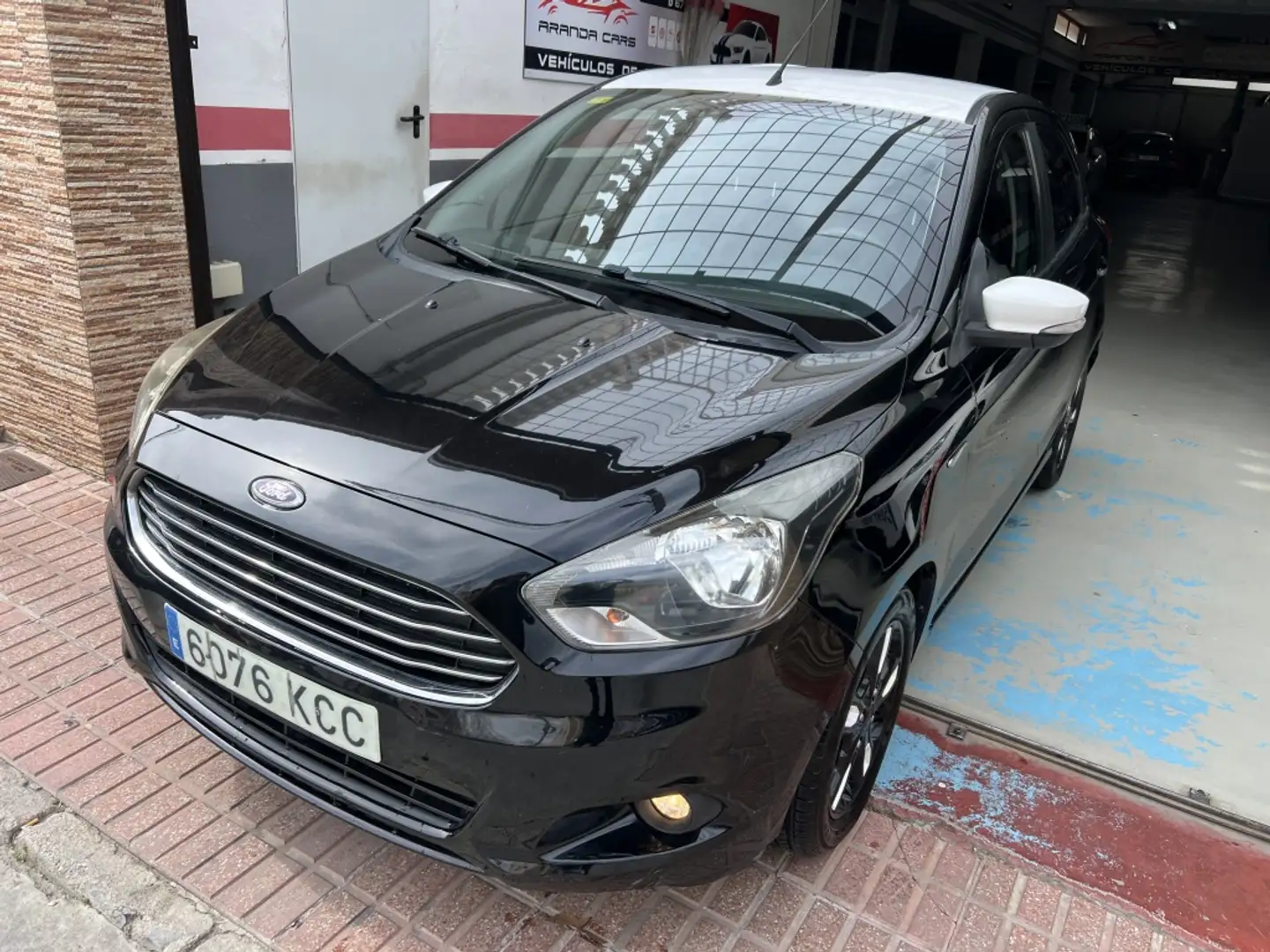 Ford Ka/Ka+ Ka+ 1.19 Ti-VCT Black & White Edition Negro - 1