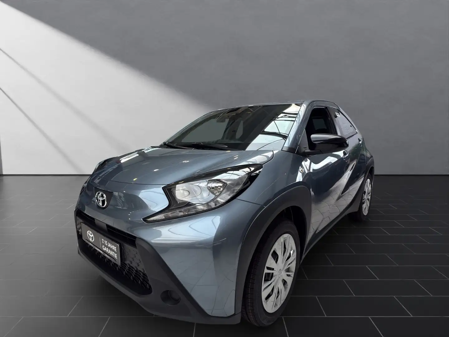 Toyota Aygo X*BUSINESS EDITION*CARPLAY*15 JAHRE GARA Grau - 1