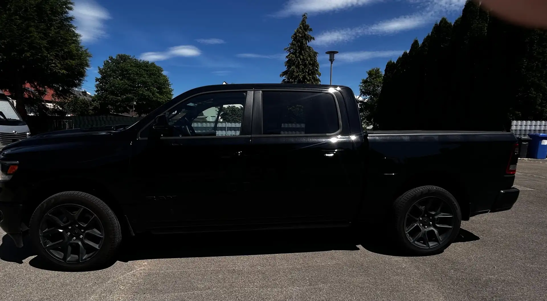 Dodge RAM 1500  Laramiie 4x4 Siyah - 2