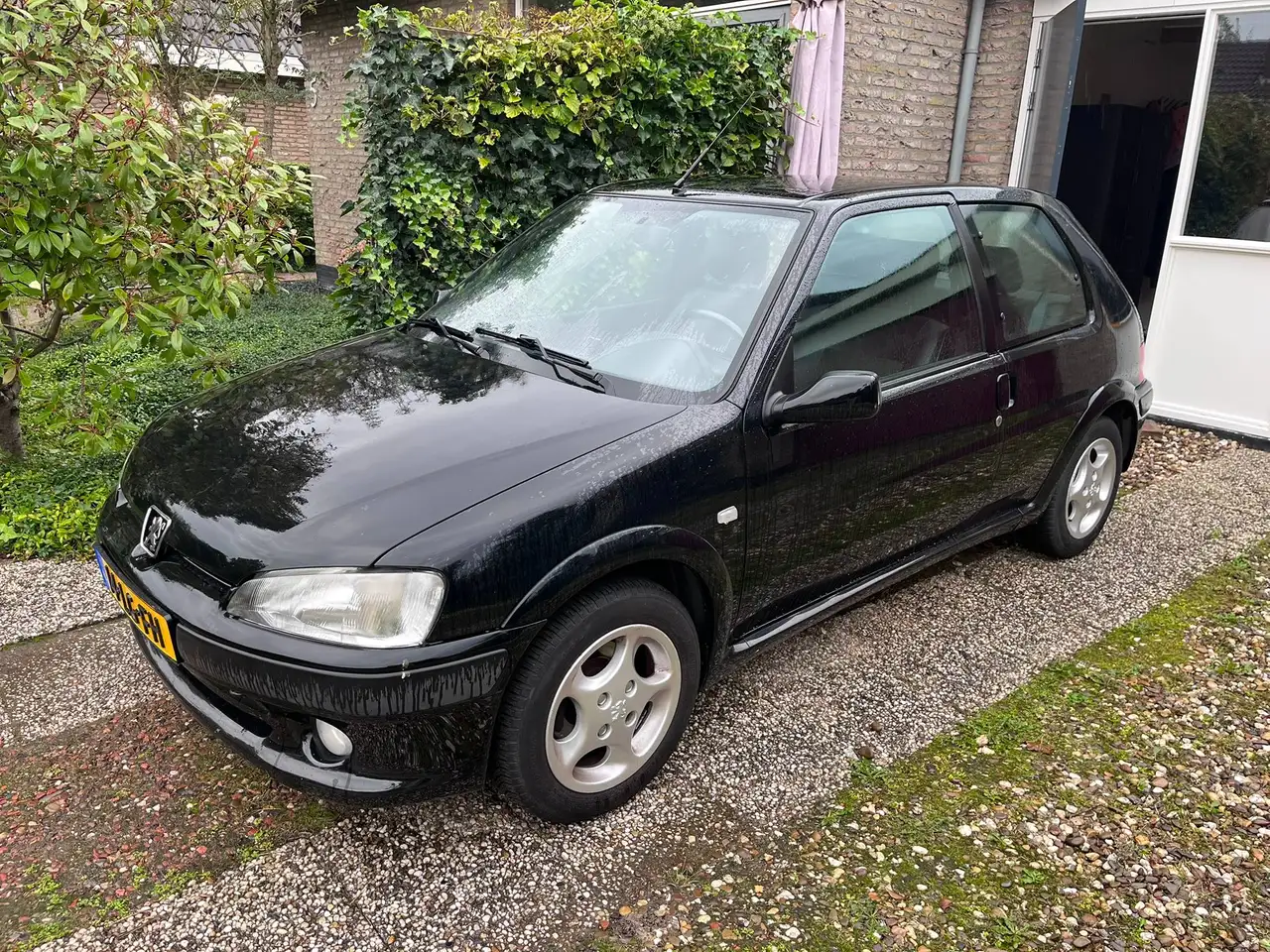 Peugeot 106