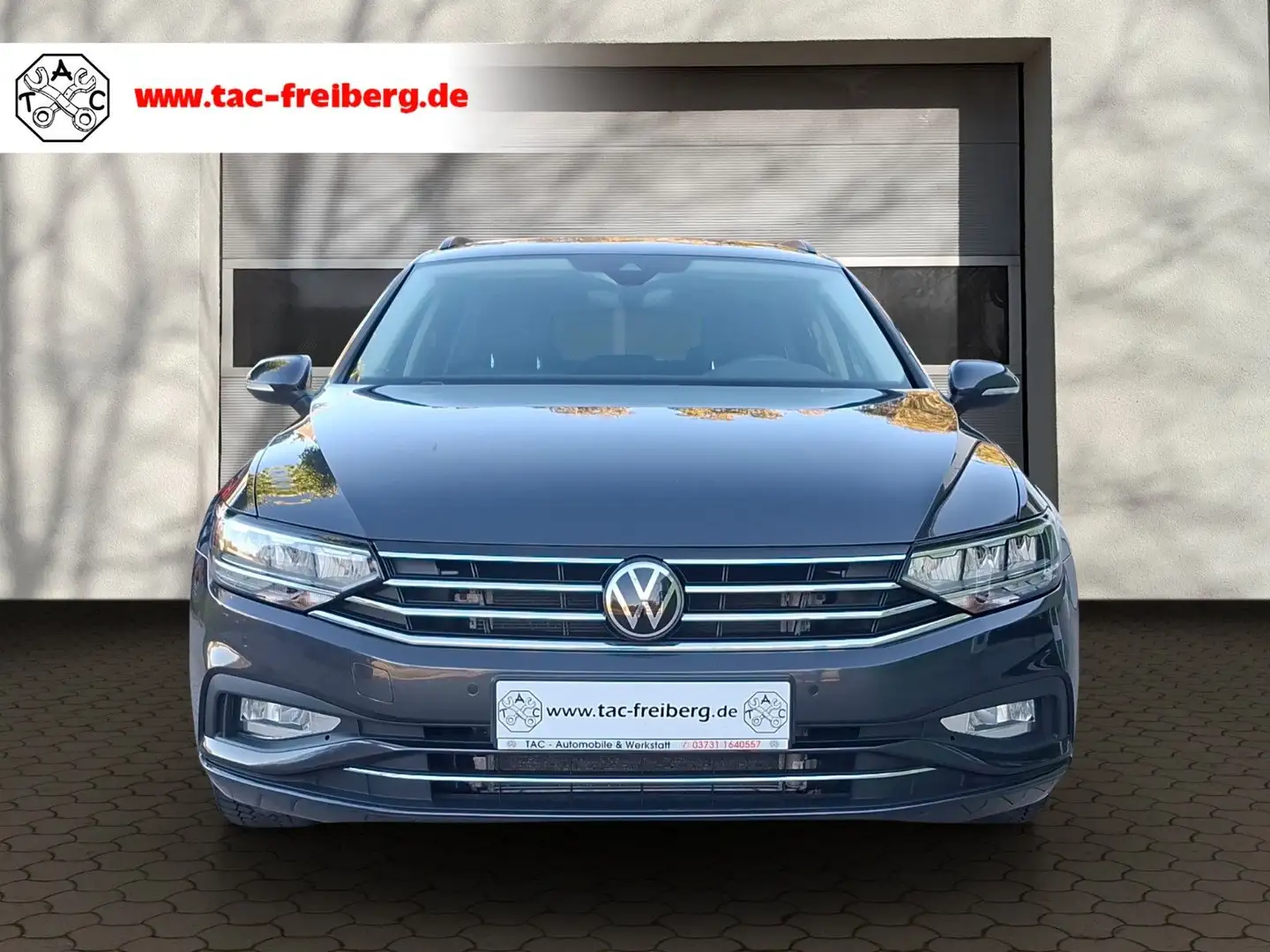 Volkswagen Passat Variant Business/AHK/NAVI/LED/ACC Grau - 2