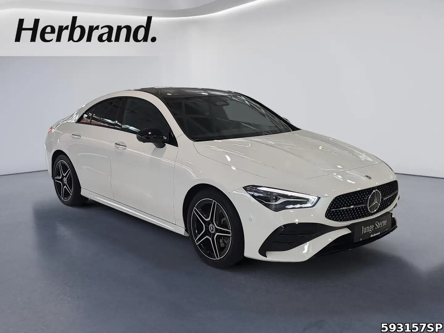 Mercedes-Benz CLA 200 AMG  Night Pano 360° DISTRONIC KEYLESS. Weiß - 2