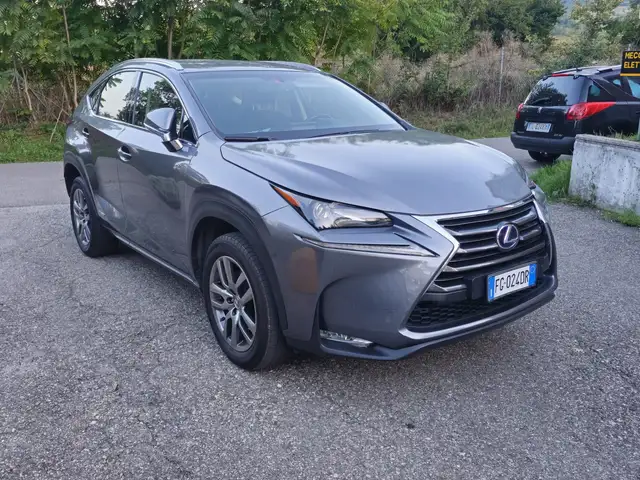 Lexus NX 300h
