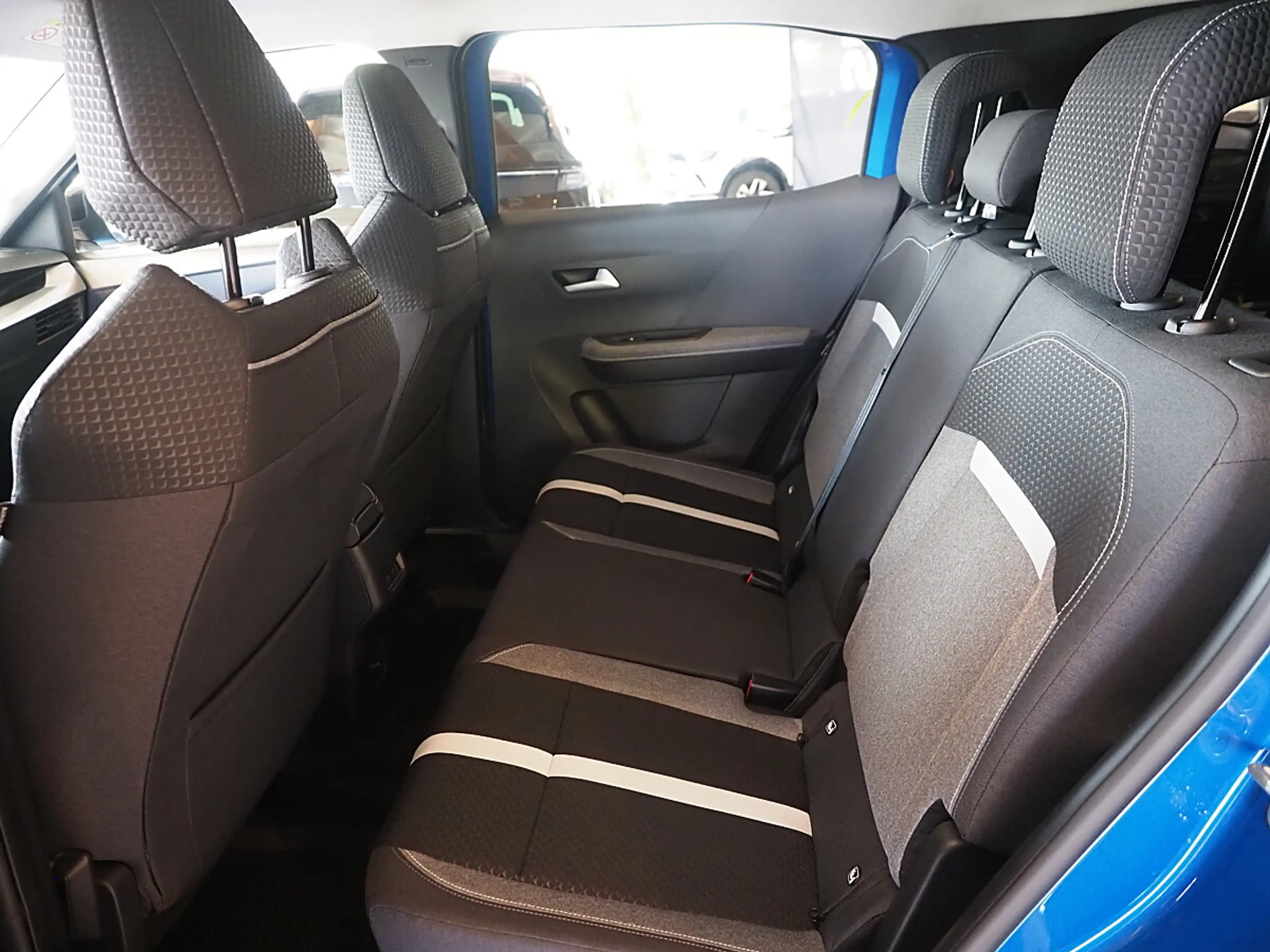 Opel Frontera 1.2 Mild-Hybrid GS — photo 6