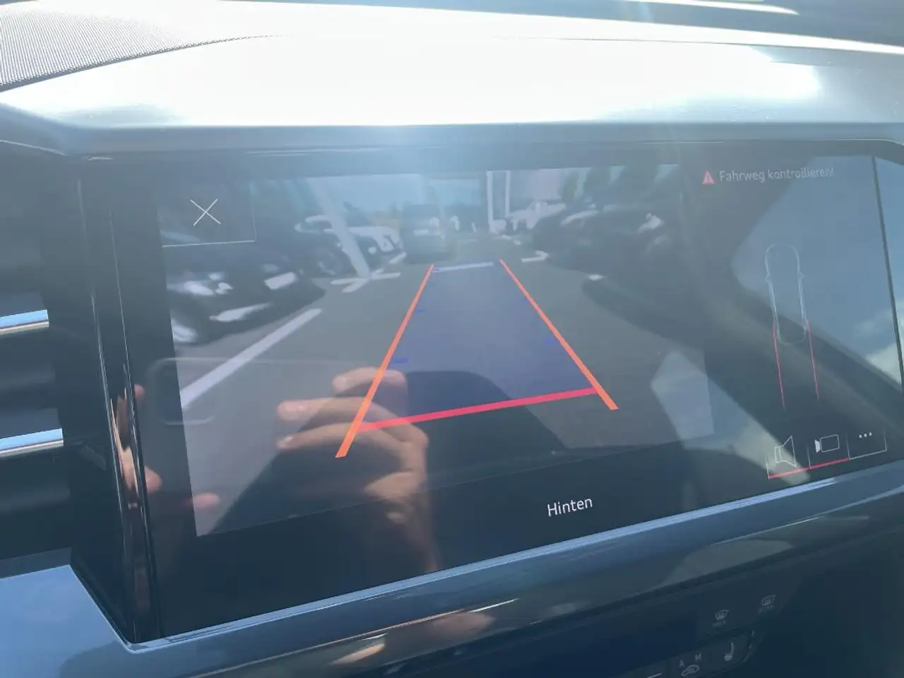 Audi Q4 40 AHK RFK NAV ACC S-LINE, миниатюра 23