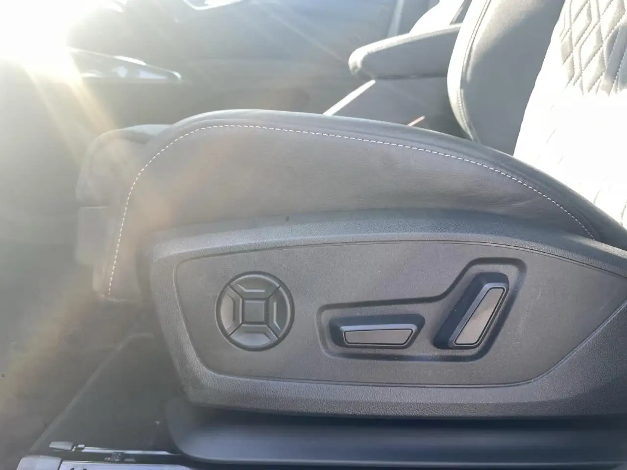 Audi Q4 40 AHK RFK NAV ACC S-LINE, миниатюра 24