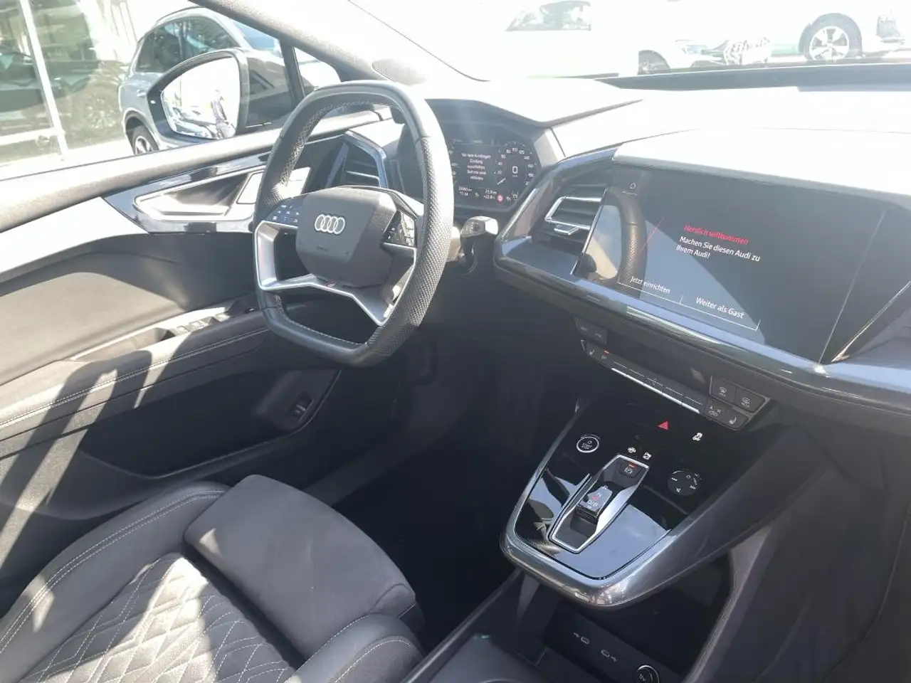 Audi Q4 40 AHK RFK NAV ACC S-LINE, миниатюра 16