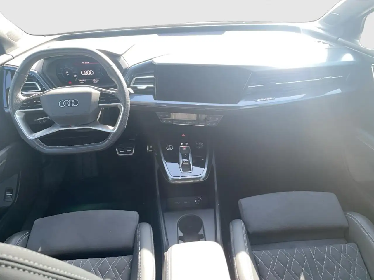 Audi Q4 40 AHK RFK NAV ACC S-LINE, миниатюра 11