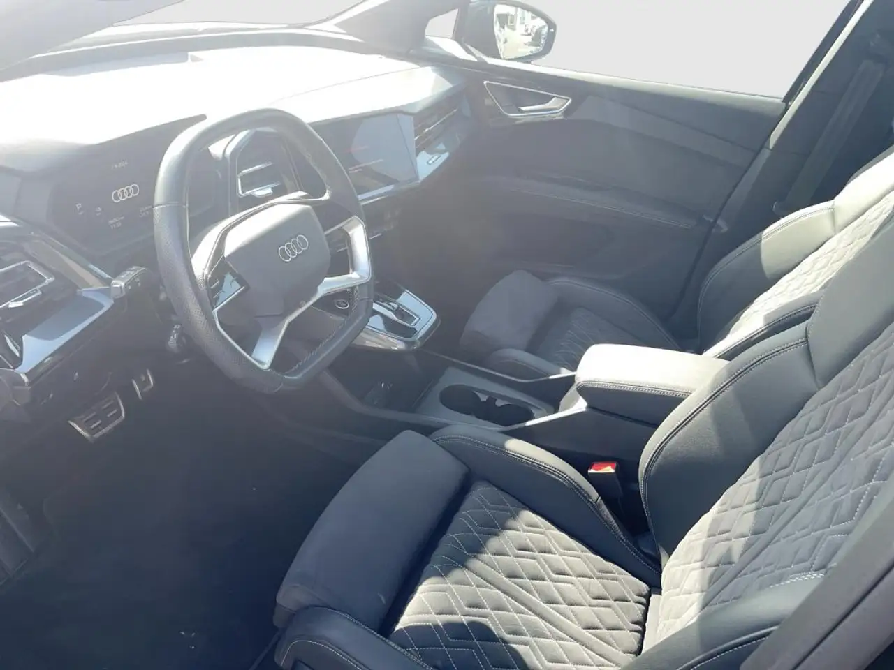 Audi Q4 40 AHK RFK NAV ACC S-LINE, миниатюра 9