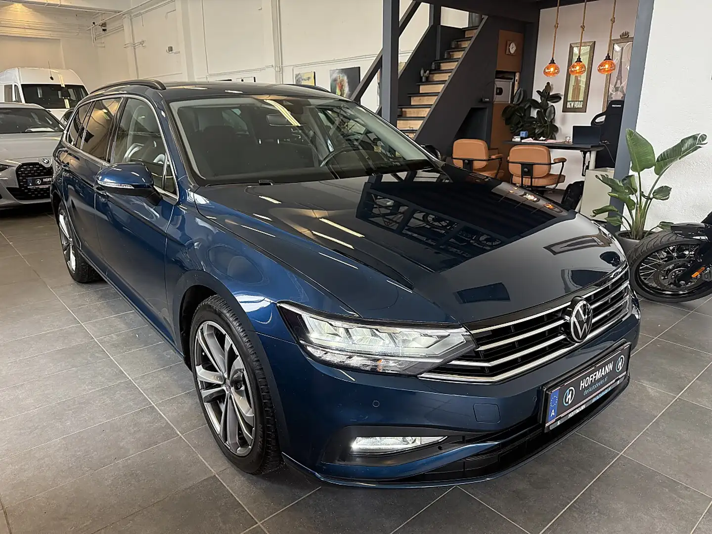 Volkswagen Passat Blau - 1