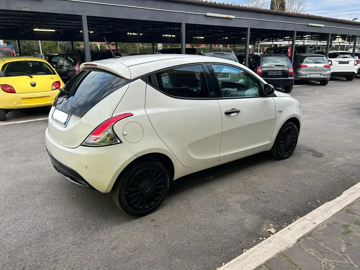 Lancia Ypsilon PREZZO REALE HYBRID Blanc - 2