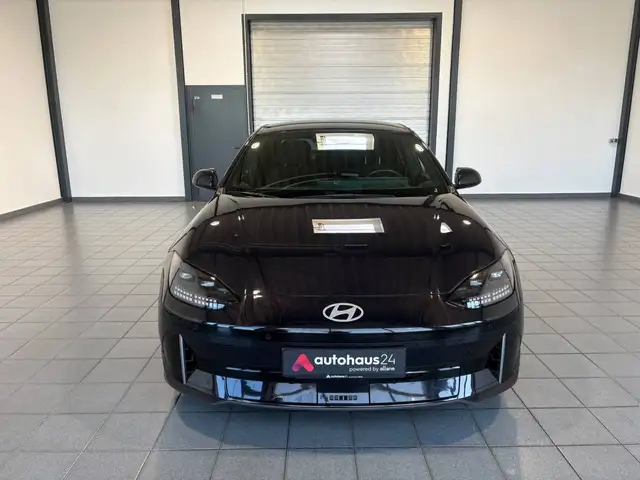 Hyundai Ioniq 6 view 2