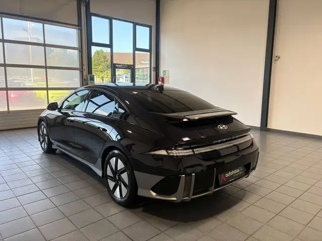 Hyundai Ioniq 6 view 4