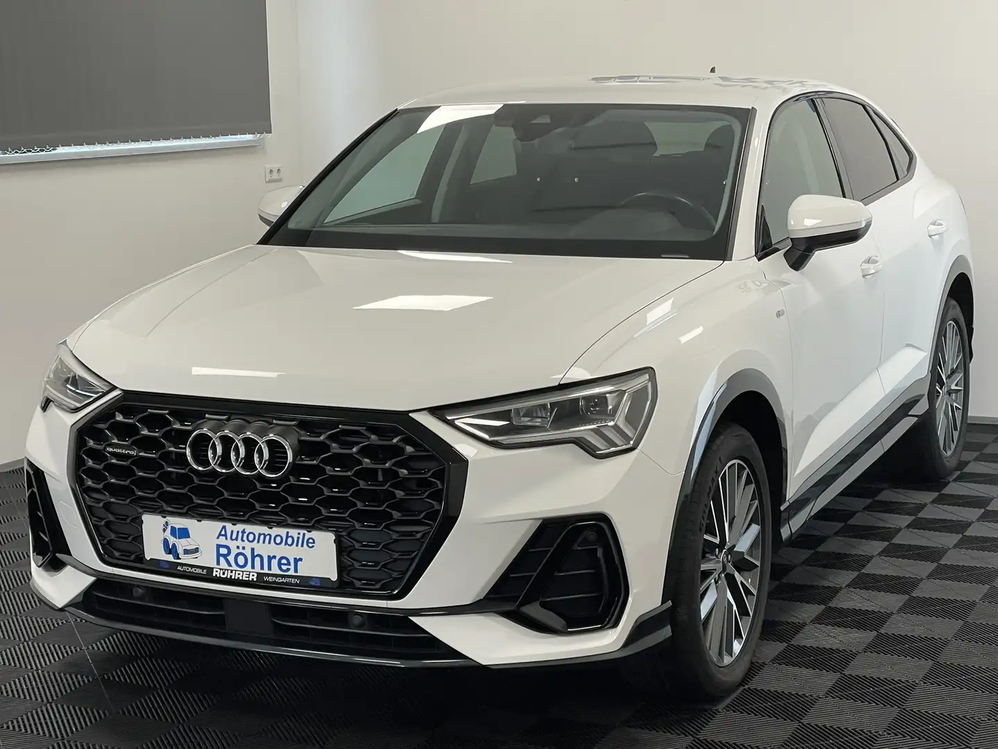 Audi Q3 Sportback 40 TDI quattro S-Line Black-Paket Weiß - 2