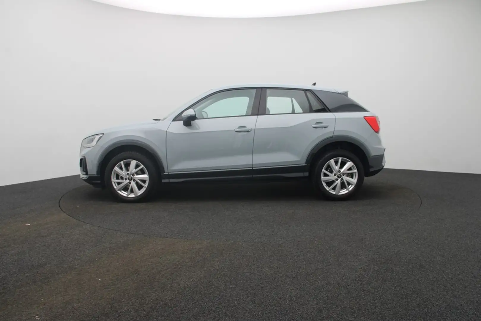 Audi Q2 35 TFSI . vir.Cockpit LED Navi ACC Gris - 2