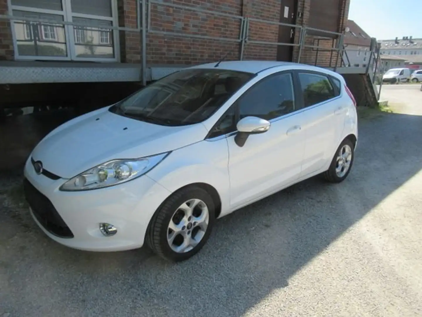 Ford Fiesta 1.25 Titanium Weiß - 2