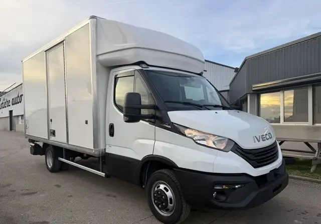 Iveco Daily 58325HT 35c18 caisse 20m3 hayon porte