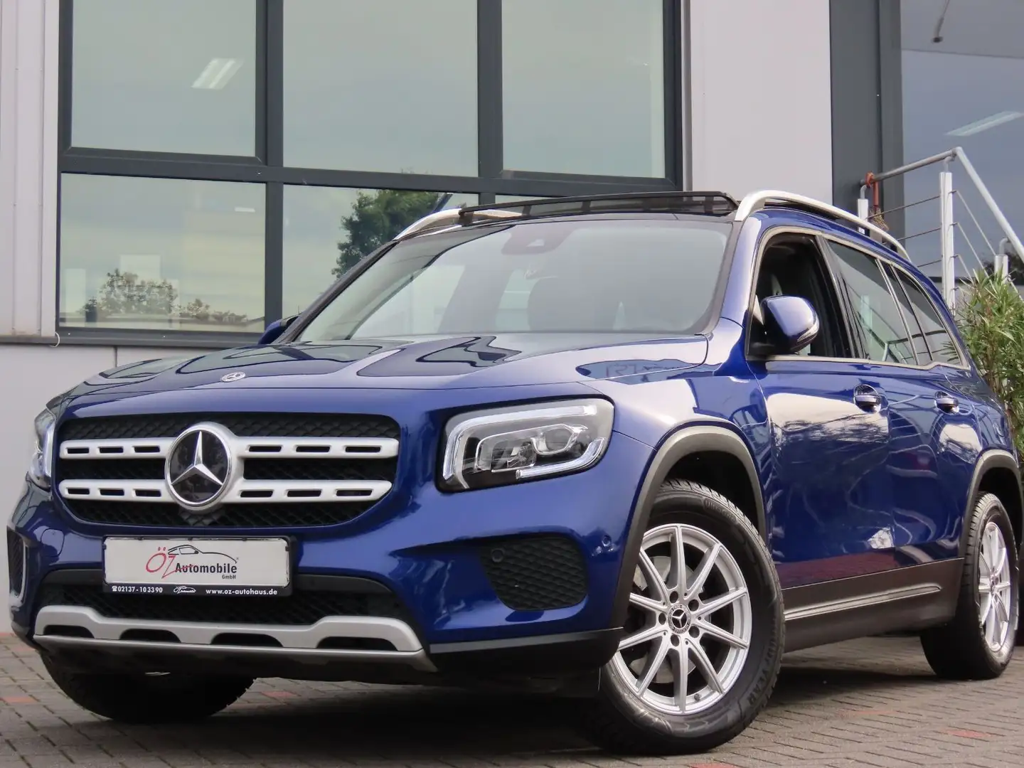 Mercedes-Benz GLB 180 d DCT Blau - 2