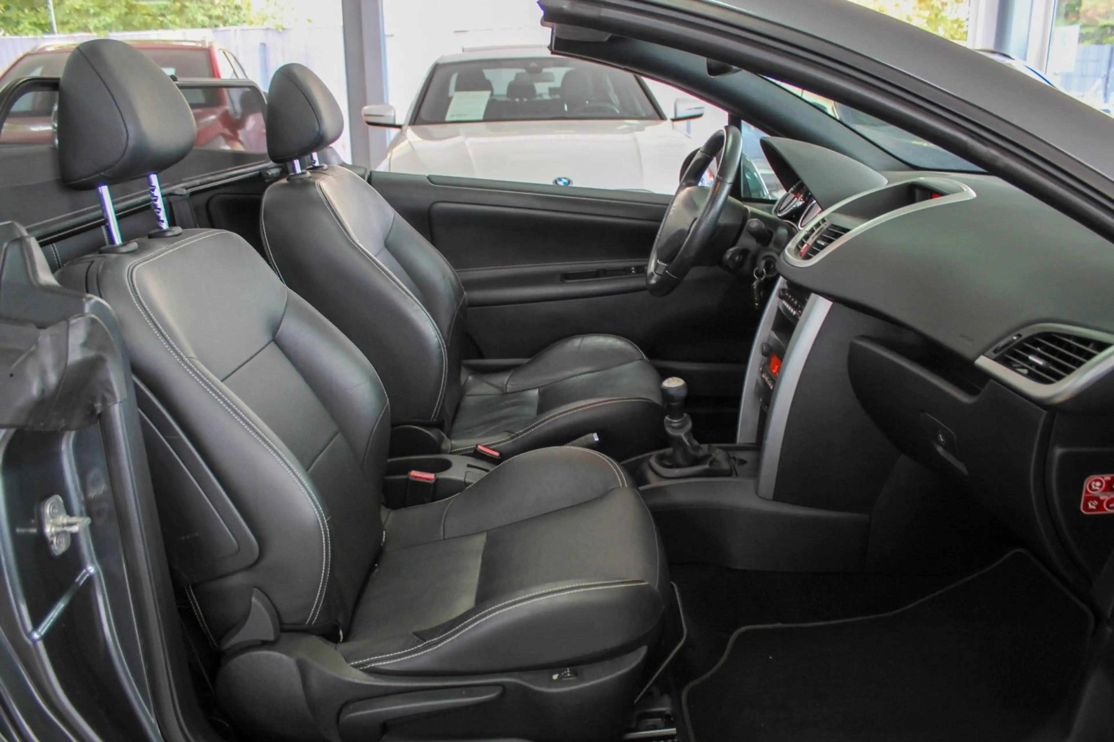 Peugeot 207 CC 1.6 16V Allure Leder PDC Sitzheizung — photo 12