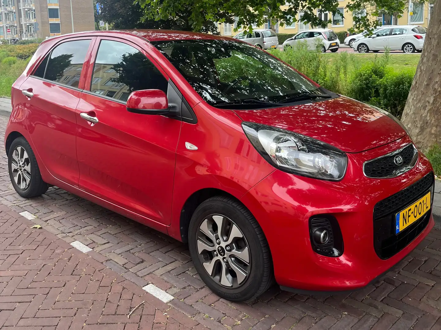 Kia Picanto Picanto 1.0 CVVT C.Pl.L.Nav Rood - 1