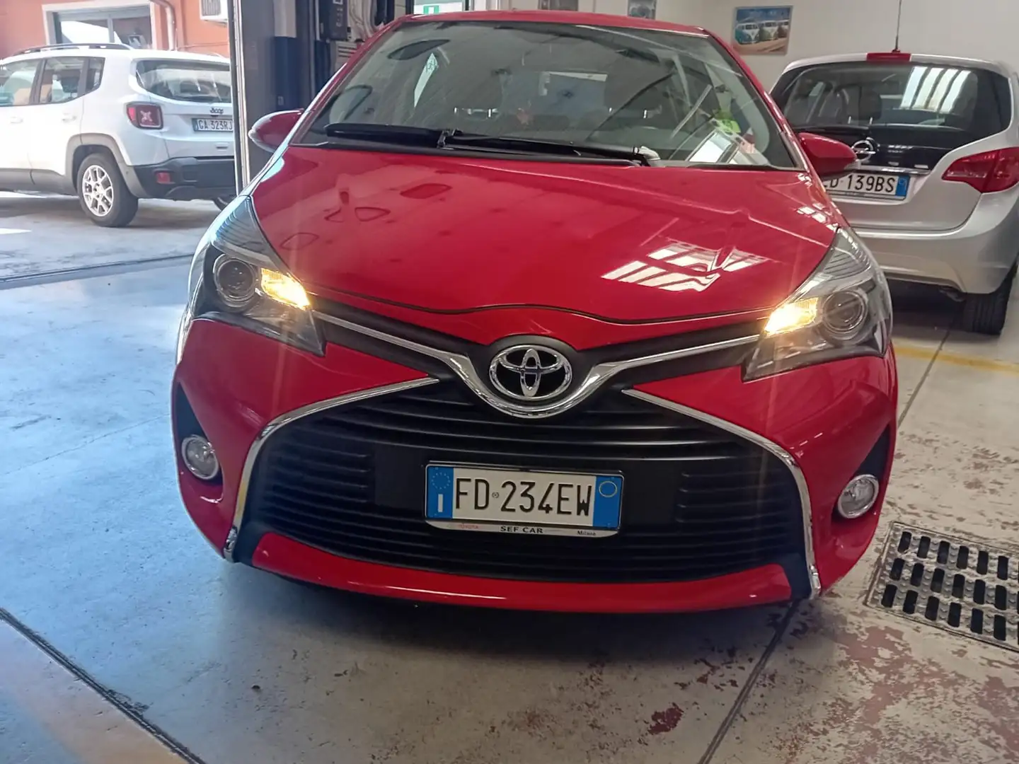 Toyota Yaris Yaris 5p 1.0 Lounge Rosso - 2