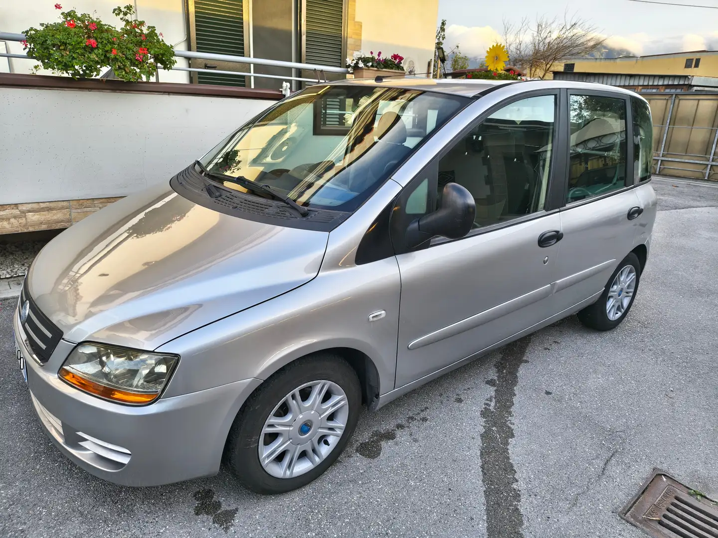 Fiat Multipla 1.9 mjt Dynamic 120cv Grau - 1