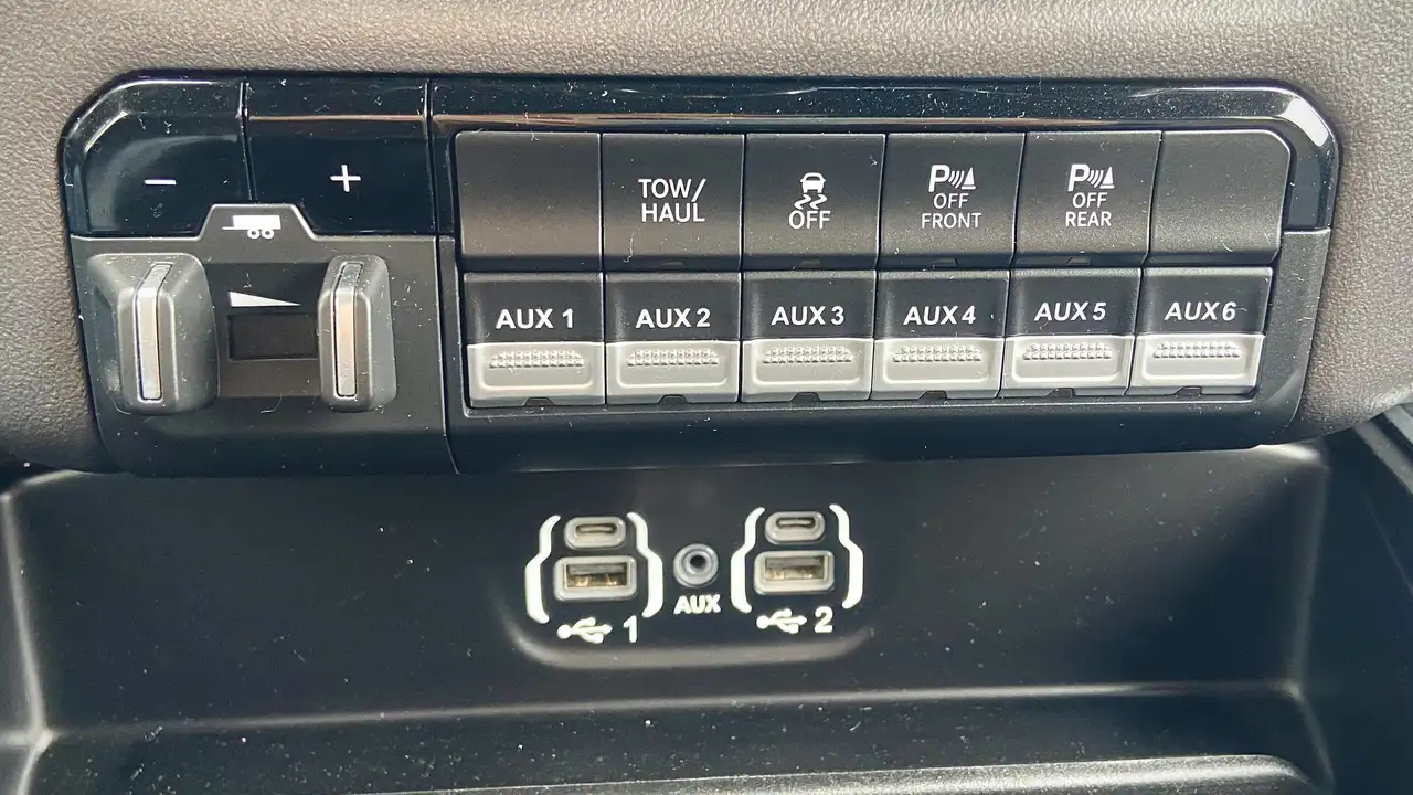 RAM 2500 снимка RAM 2500