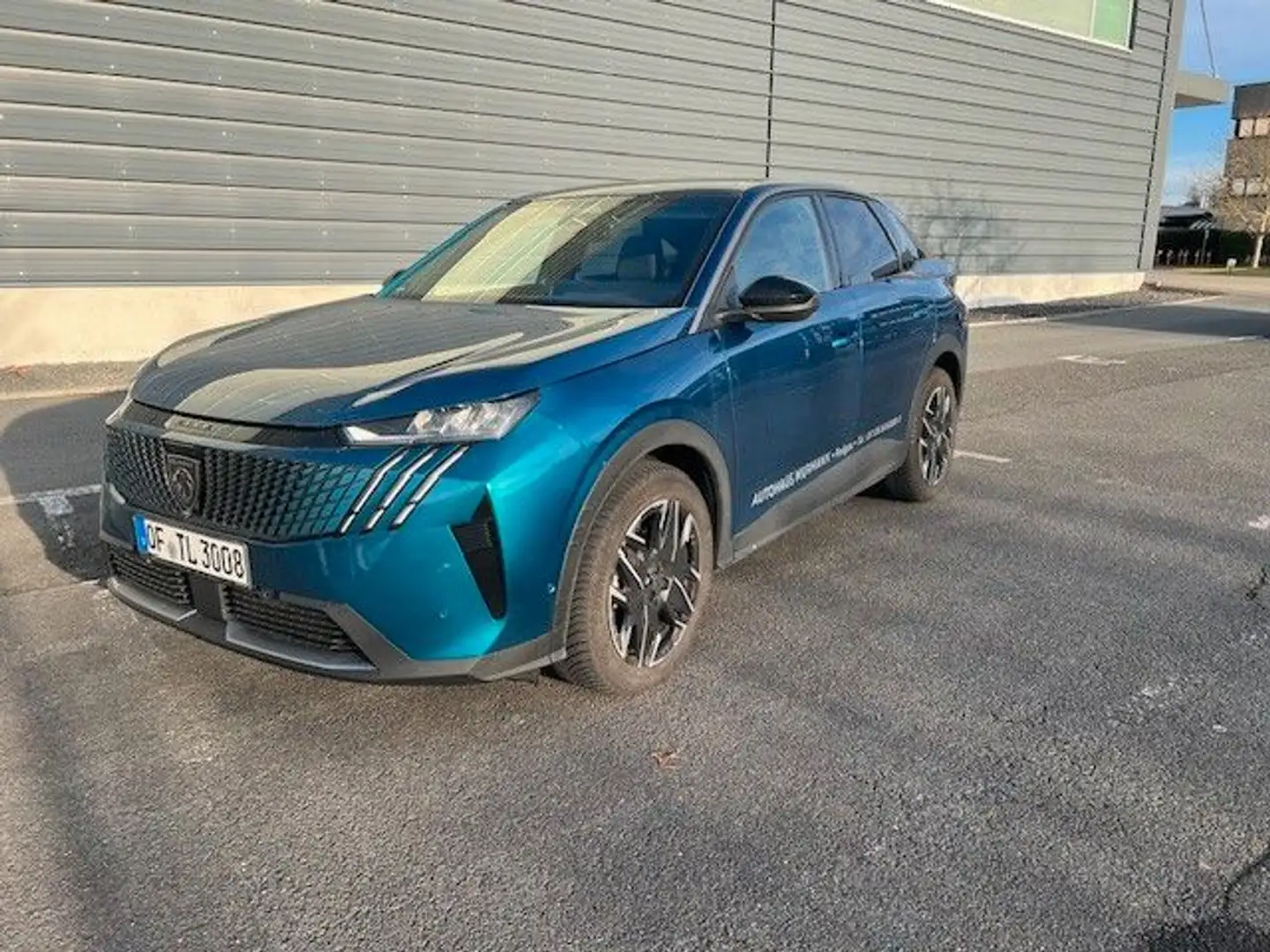 Peugeot 3008 Hybrid 136 Allure Blau - 2