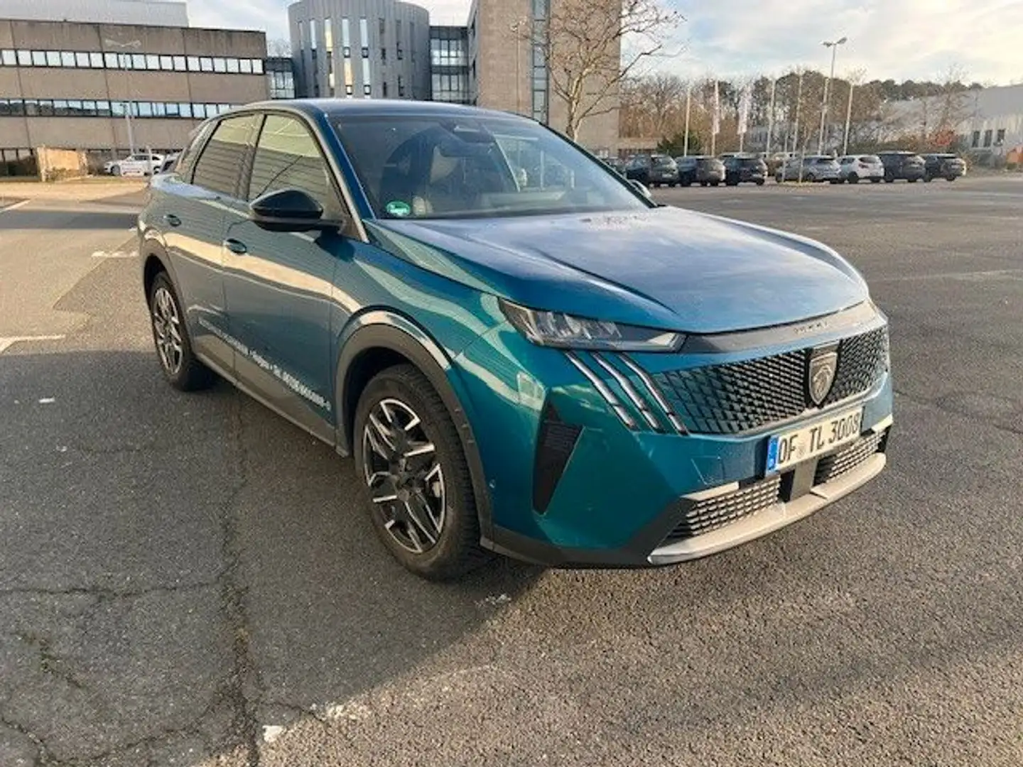 Peugeot 3008 Hybrid 136 Allure Blau - 1