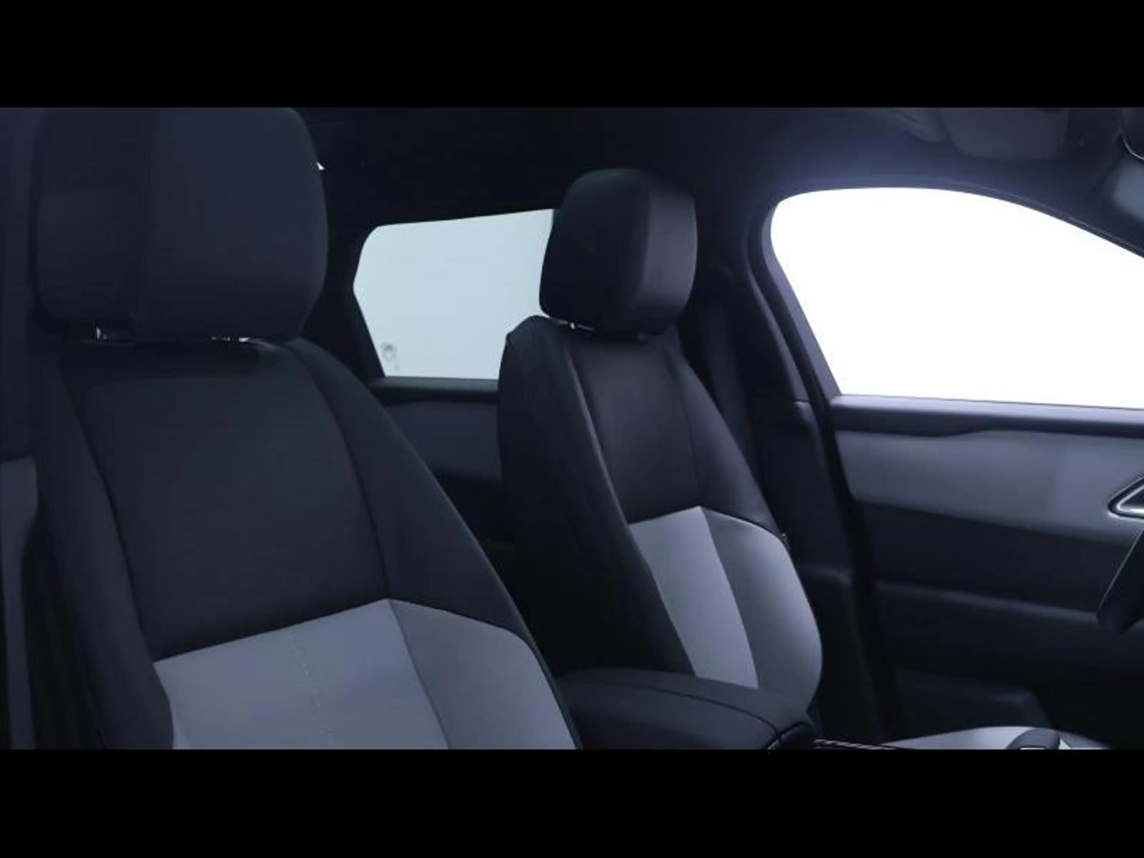 Land Rover Range Rover Velar D200 S AWD Auto — photo 11